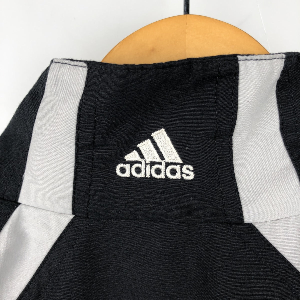 00'S adidas windbreaker men's XL size polyester black type Vintage Second Hand