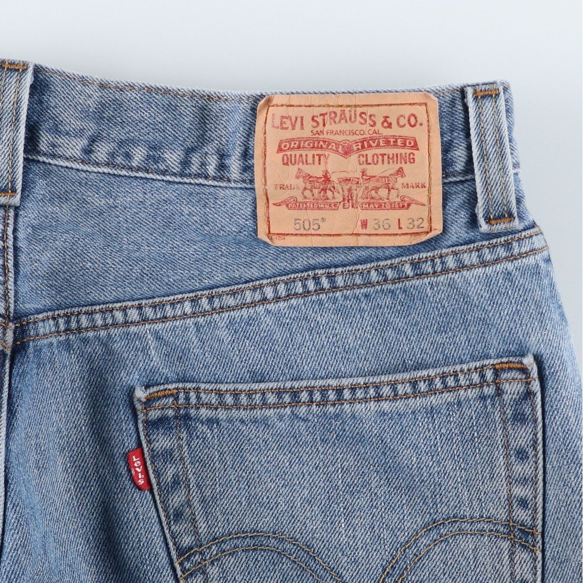 00'S Levi's 505 REGULAR FIT tapered denim pants for men, size w34 cotton Blue type light blue Vintage Second Hand
