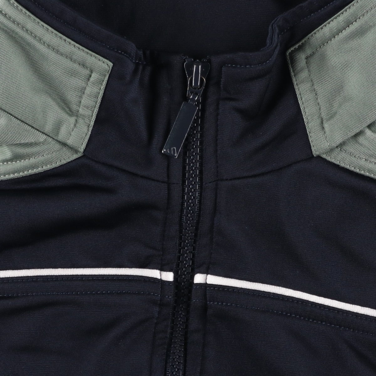 00'S adidas jersey track jacket, men's size M polyester Khaki type sage green Vintage Second Hand