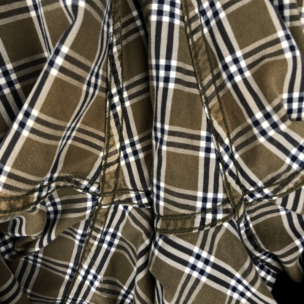 00'S Eddie Bauer long sleeve button down check shirt, men's size L cotton Khaki type Vintage Second Hand