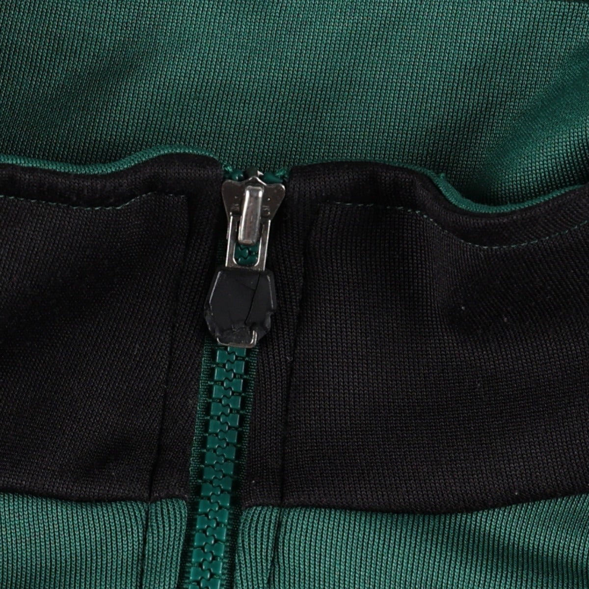 00'S adidas jersey track jacket, men's size M polyester Green type dark green Vintage Second Hand